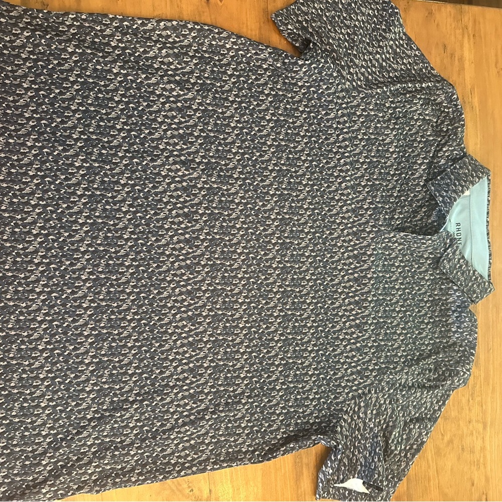 LIKE NEW Rhone Blue/Gray Golf Performance Patterned Short Sleeve